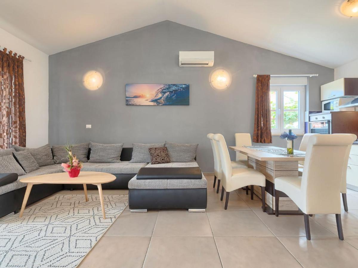 Holiday Home Goldi - Voj512 By Interhome Mednjan Exterior foto