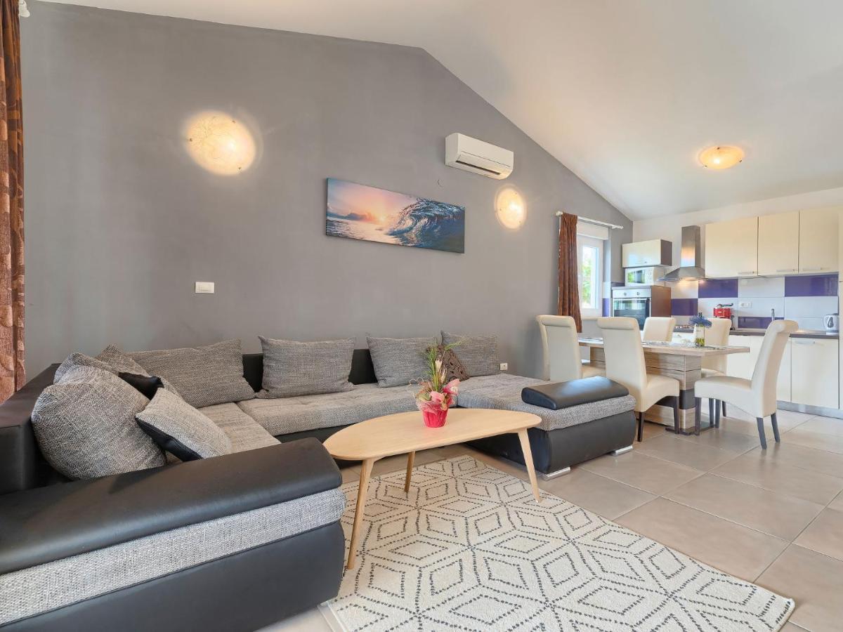 Holiday Home Goldi - Voj512 By Interhome Mednjan Exterior foto